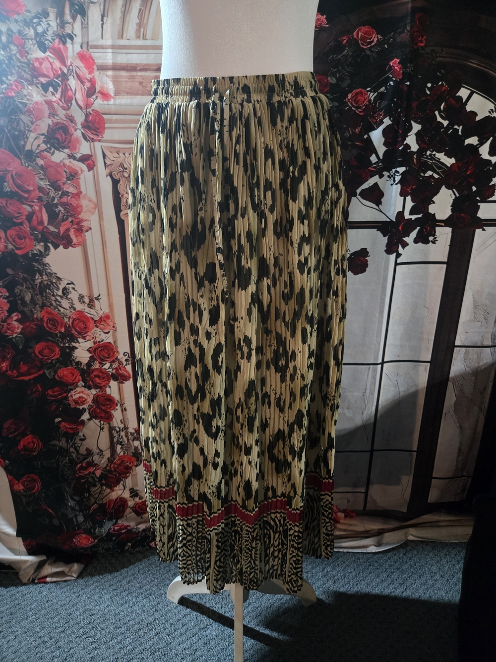 Alfred Dunner Pleated Maxi Skirt in Beige and Black with Red Hem Accent